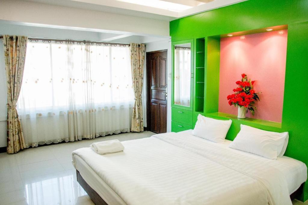 Huay Kaew Palace 1 Hotel Chiang Mai Exteriör bild